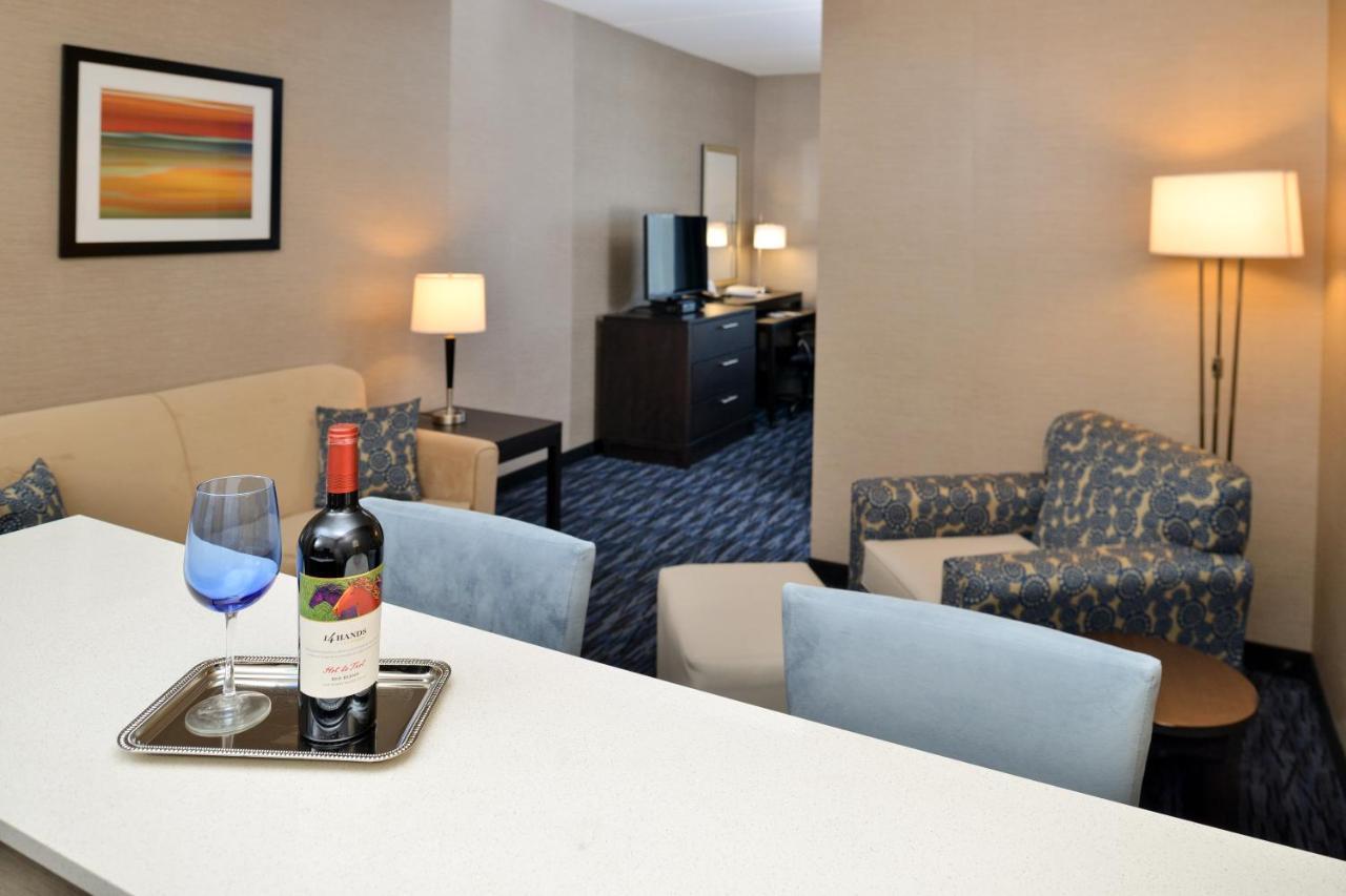 Holiday Inn Express & Suites Peekskill-Lower Hudson Valley By Ihg Екстер'єр фото